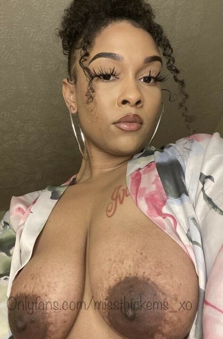 Vana Mae is on onlyfans