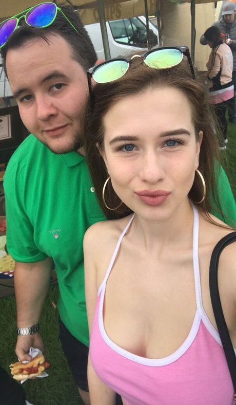 Chloe Carter onlyfans strip tease