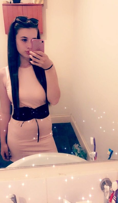 Chloe Carter onlyfans sexy