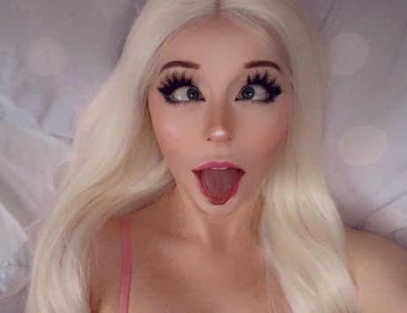 Tally Mali onlyfans model photo