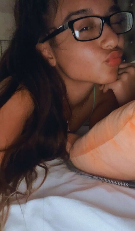 Alahna Ly onlyfans leaj