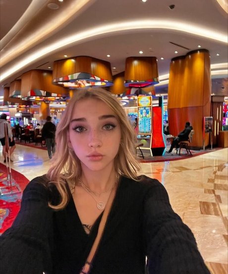 Phoebe Owns U onlyfans xx