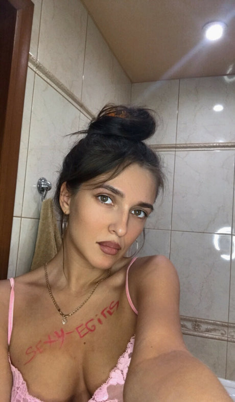 Katarina Gelato onlyfans strip tease