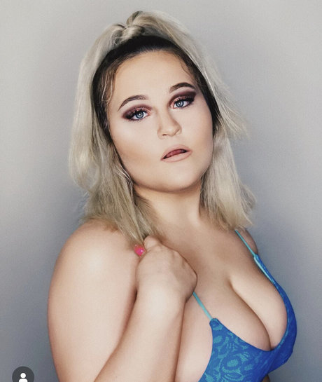 Brooklyn Barwick onlyfans sextape