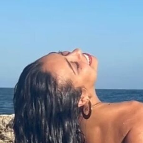 Talyta Flores onlyfans topless