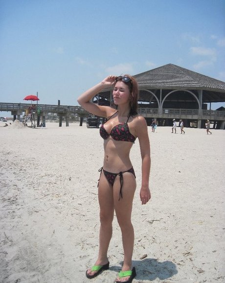 Mira Scarlet only fans photos