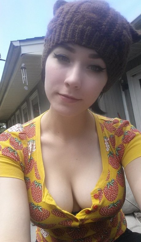 Mira Scarlet new onlyfans leaks