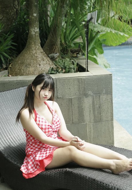 Dea Marella topless onlyfans