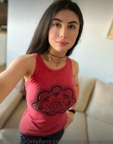 Victoria Hana Novakova nude only fans leaks
