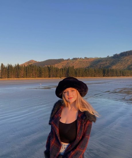 Ruby Pearl Esler onlyfans nude content