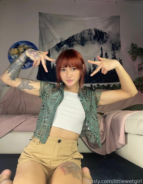 littlewetgirl onlyfans model