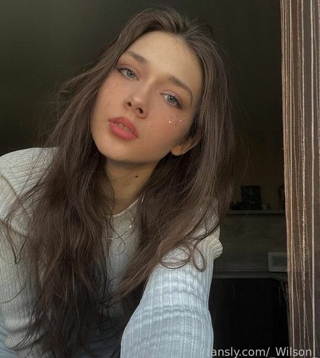 willa wilkins_ topless onlyfans