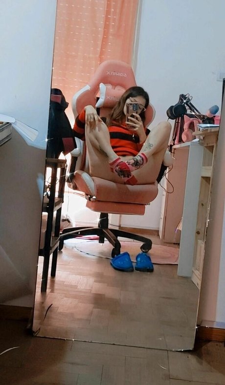 Emina Cosplay onlyfans picture