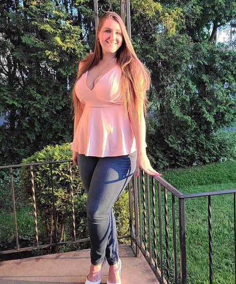 Caityy Cakesss naked onlyfans leak