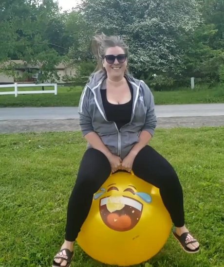 Caityy Cakesss nude onlyfans leaks