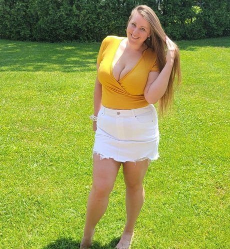 Caityy Cakesss onlyfans star