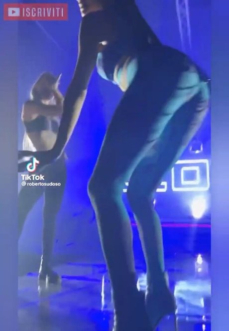 Elodie Di Patrizi  scan