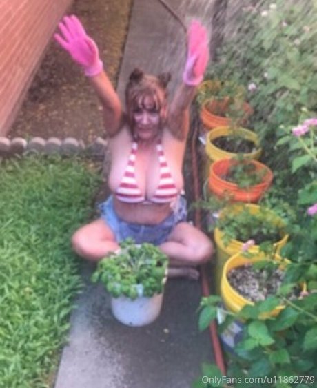 Julie K Smith onlyfans nude tits