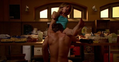 Julie Bowen ass onlyfans