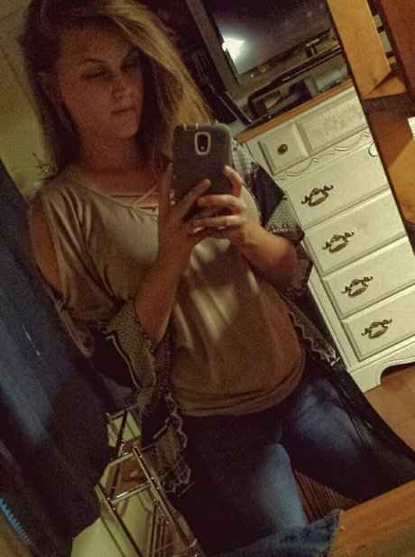 Tnbaecker onlyfans model images