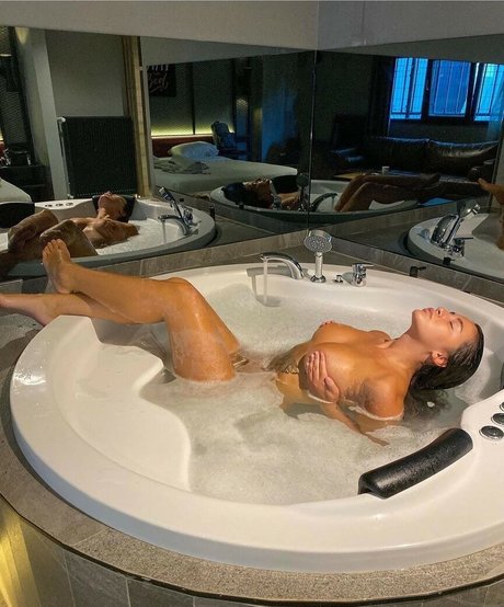 Laura Von Gallucci onlyfans leak nudes