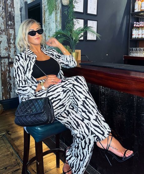 big pussy lips onlyfans hot sexy pic