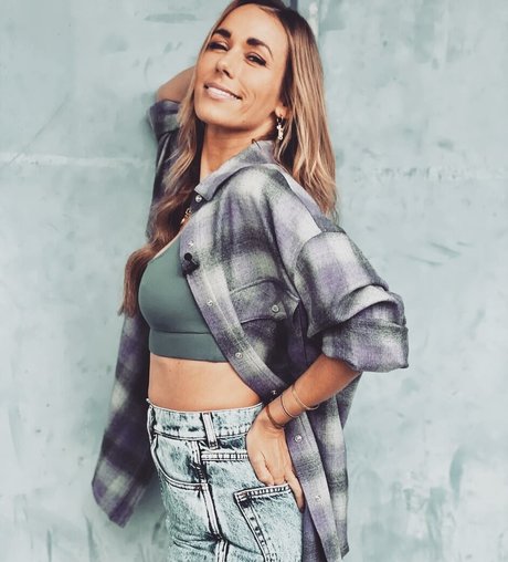 Annemarie Carpendale onlyfans leak new