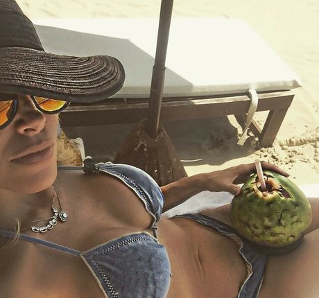 Roberta Carbonari Muzy onlyfans archives