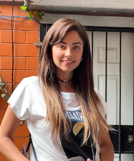 Claudia Martin onlyfans leakes