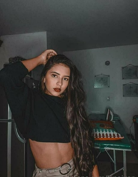 Lenaivan onlyfans strip tease