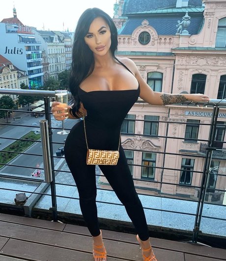 Chloe Love naked onlyfans