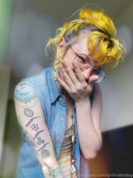 aprilinalindsay onlyfans public photos