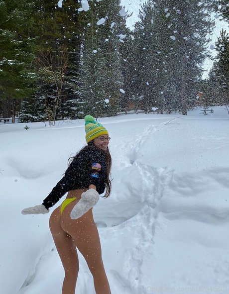 Explore with SARA onlyfans naked pics