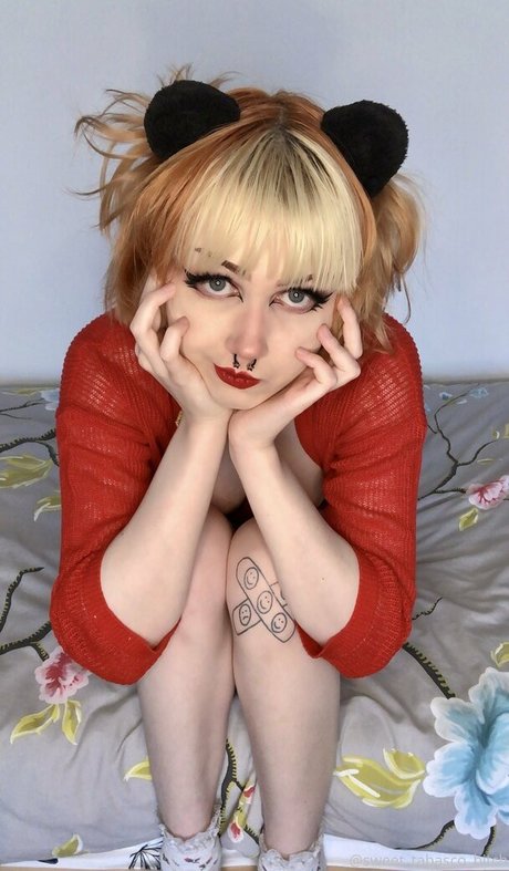 blonde secretary onlyfans hd shots