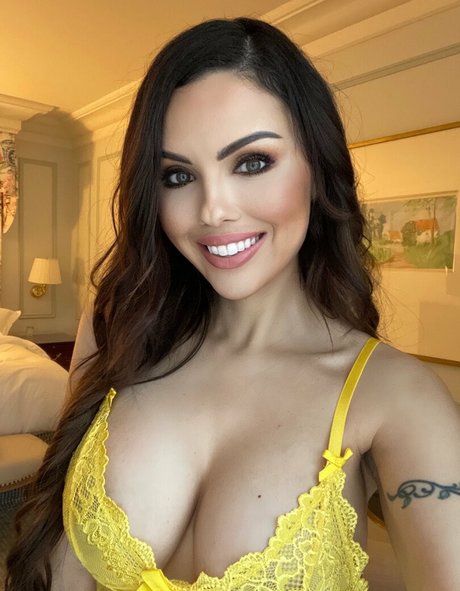 Krystle Lina onlyfans pics