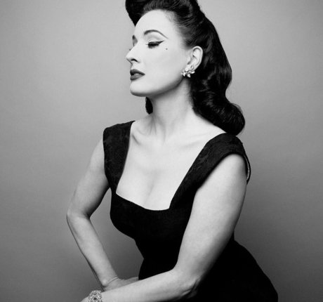 Allison Scagliotti nude leak onlyfans