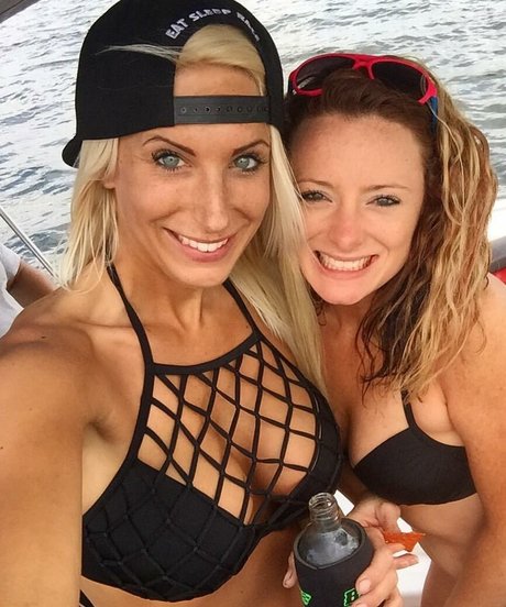 Malorie Woods onlyfans leaks.