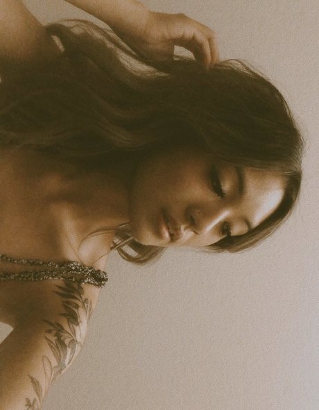 Iris Haw nude leaked onlyfans