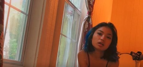 Little Gee onlyfans leaked photos