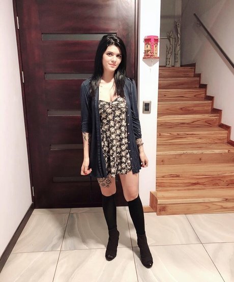 Paula Madrigal onlyfans leams