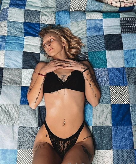 lealy47 onlyfans naked pics