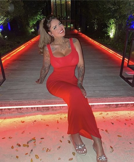 Laura Whifrey onlyfans model photo