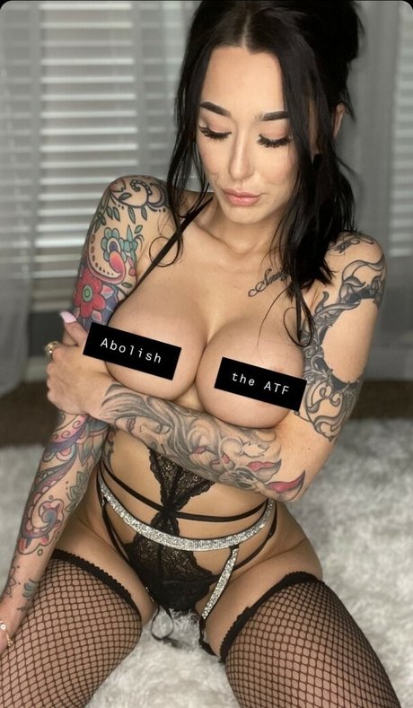 Lindsay Laurent onlyfans leak ass