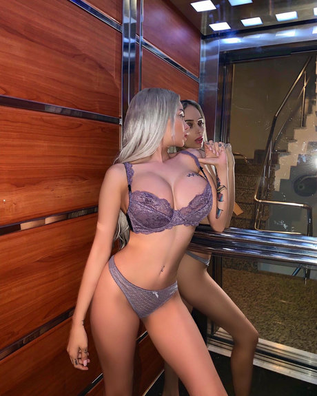 Merve Sanay onlyfans model