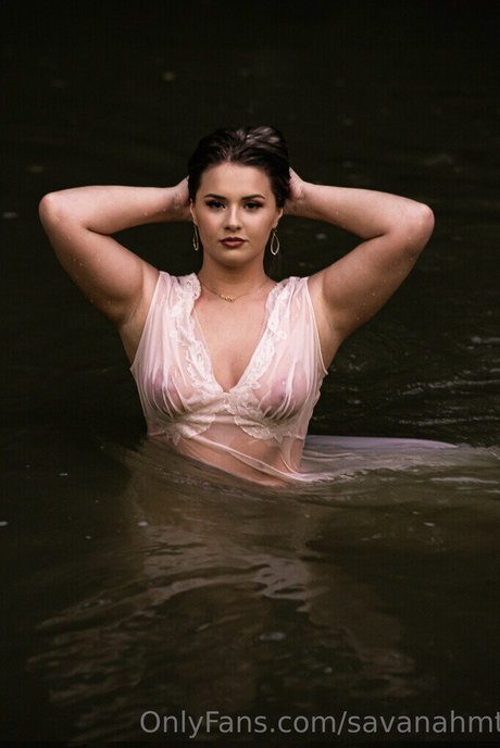 Savanah Thompson onlyfans nude photos