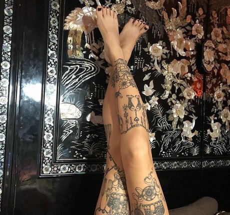 tightcorsetloosemorals onlyfans nsfw