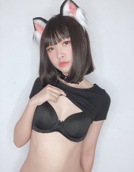 kiyomi onlyfans model photo
