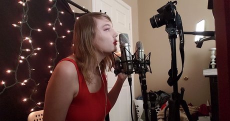 softlygaloshes onlyfans nudes