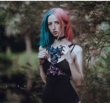 Rocken Rollia onlyfans striptease