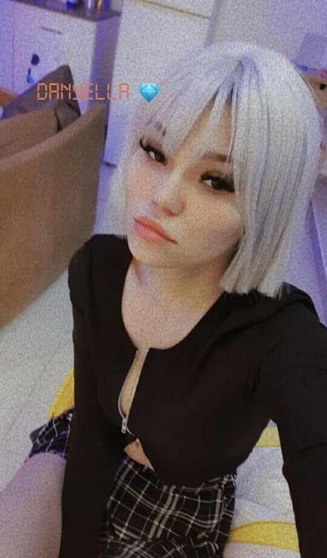 BabyyyGorilla  selfie